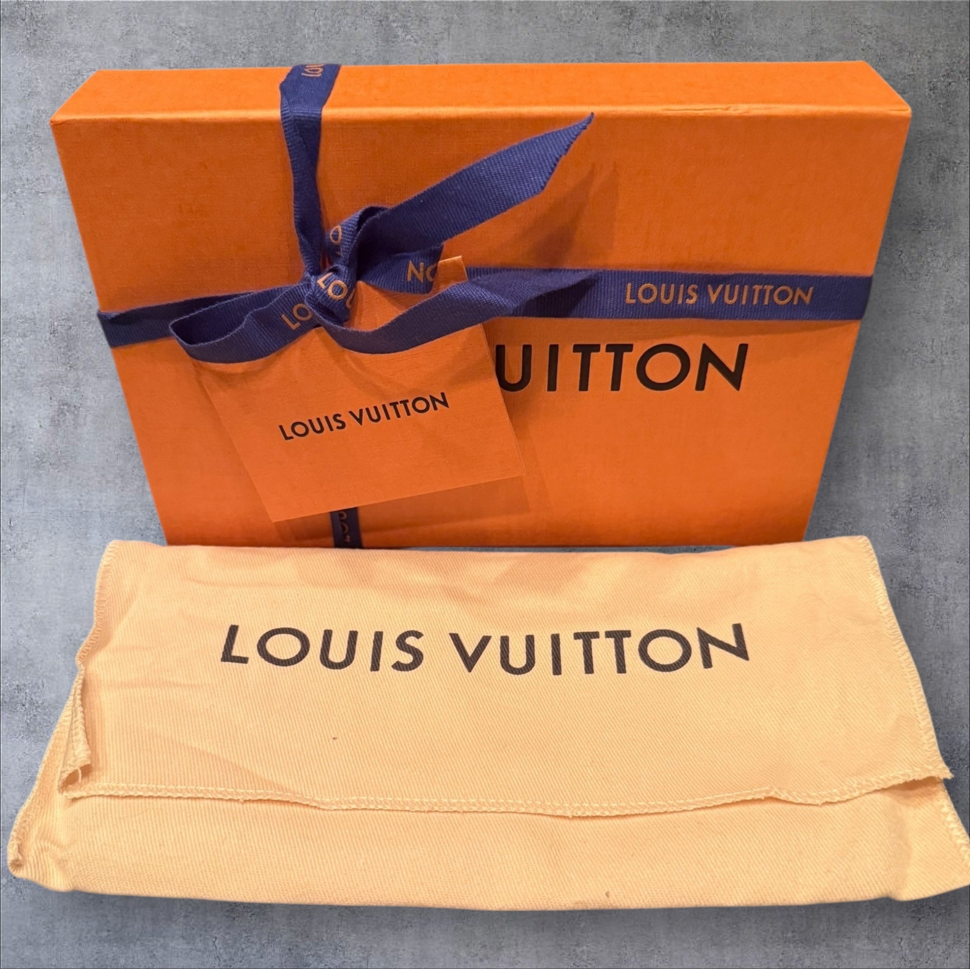 Louis Vuitton Portefeuille My Lock Me Pink Ballerine Calf Leather Pink Wallet