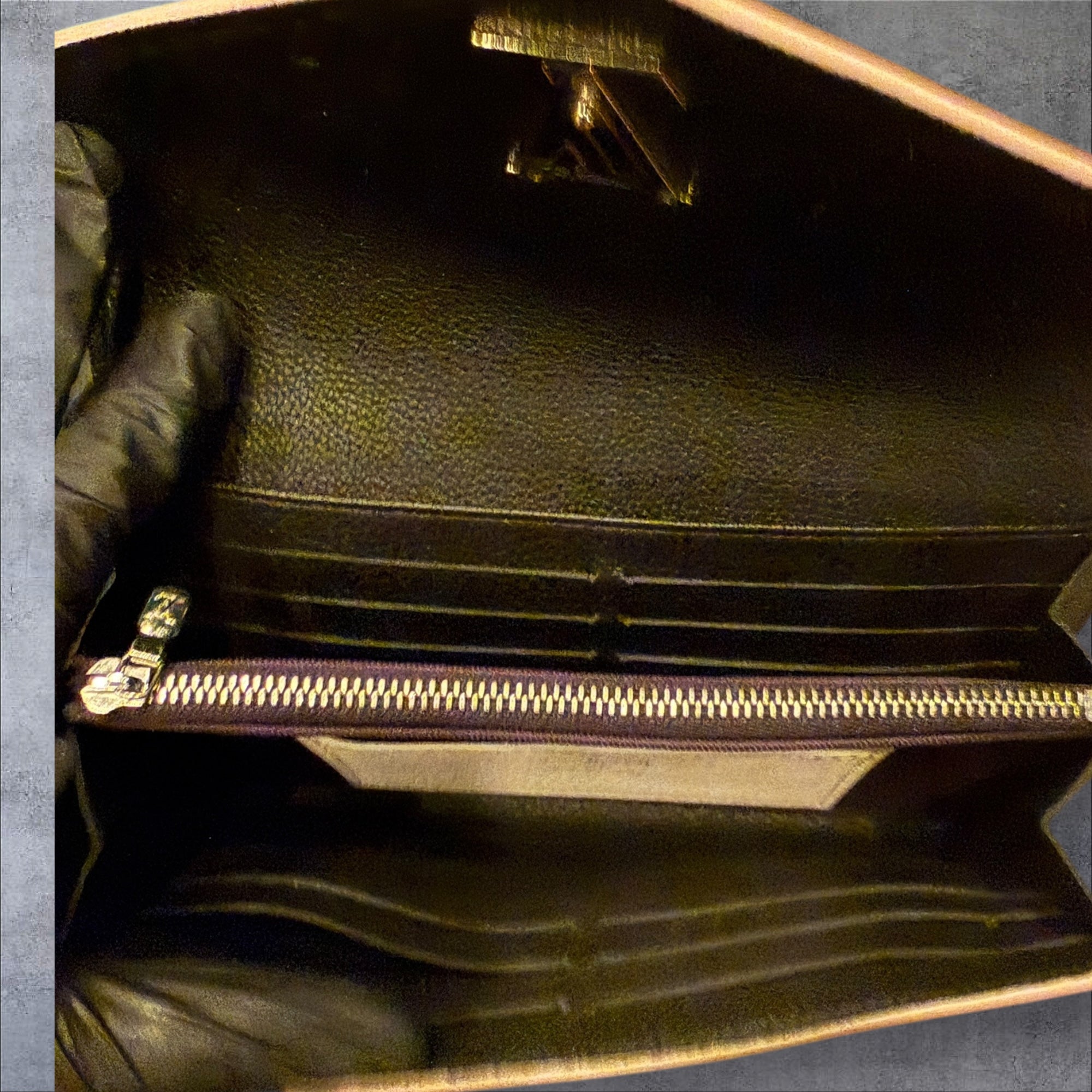 Louis Vuitton Portefeuille My Lock Me Pink Ballerine Calf Leather Pink Wallet