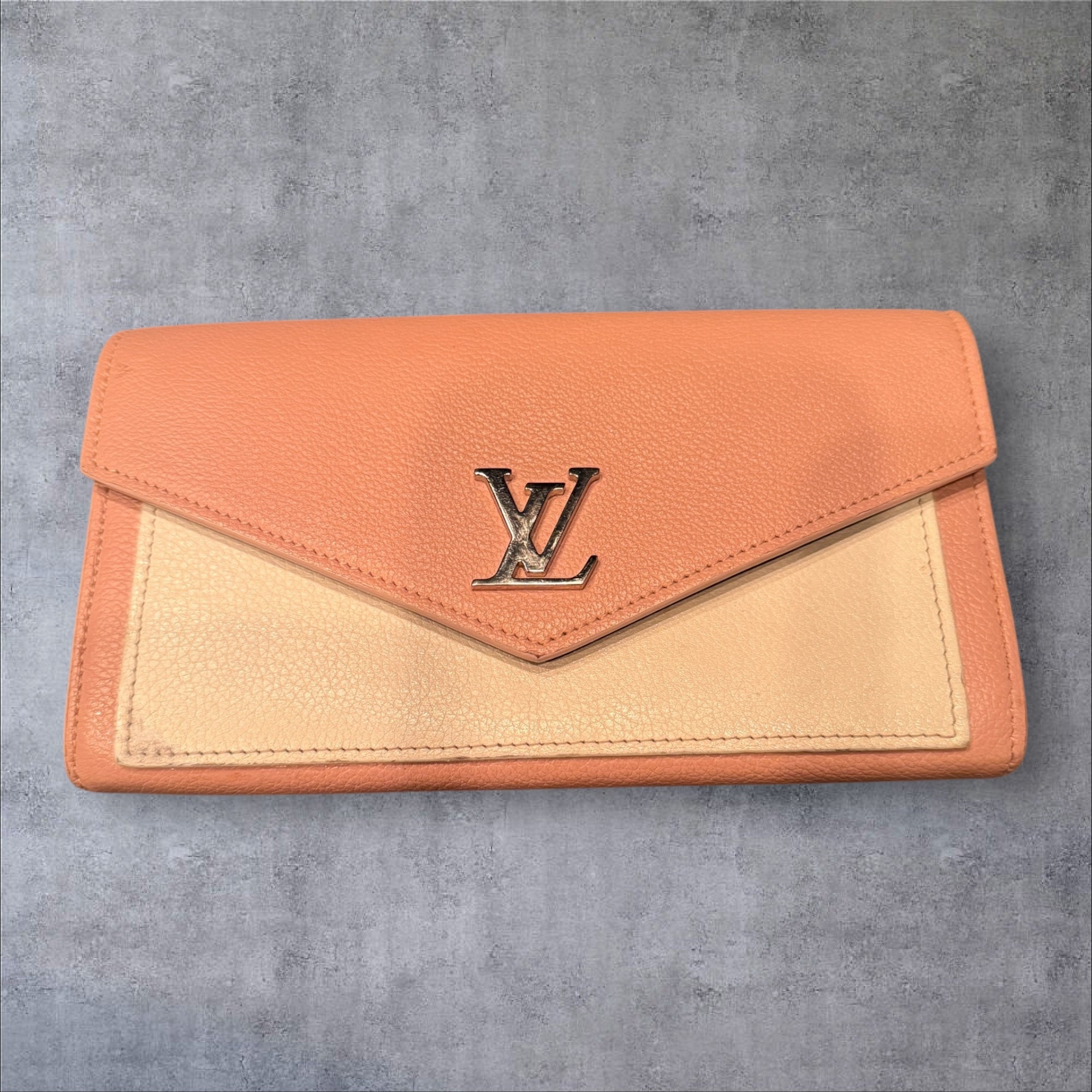Louis Vuitton Portefeuille My Lock Me Pink Ballerine Calf Leather Pink Wallet